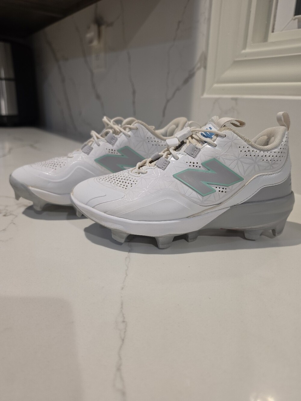New Balance FuelCell Lindor 3 TPU Youth Baseball Cleats 3.5Y No Tie White